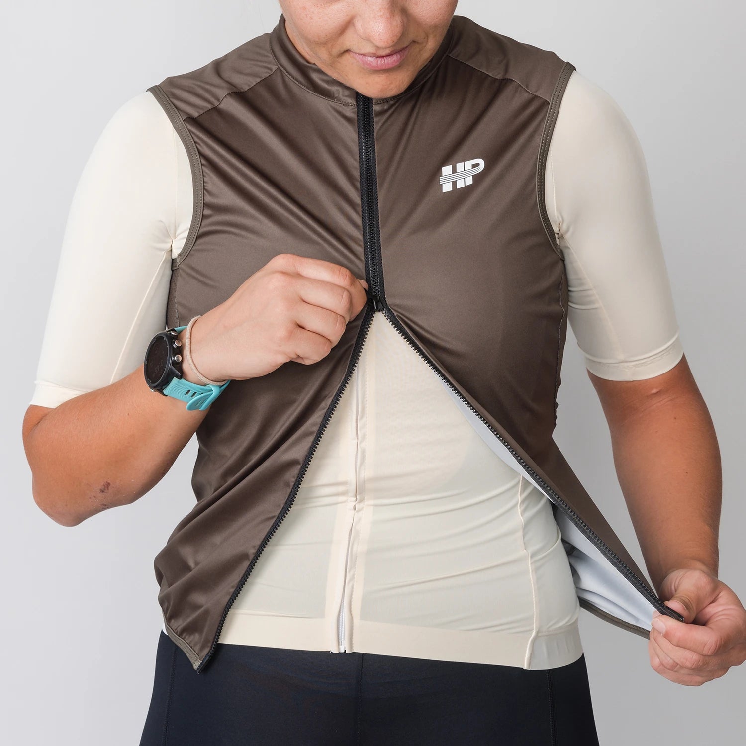 新品 UNCROWD CYCLE TOGS RIDE VEST OLIVEベスト 在庫特価品 - MAGASLAT